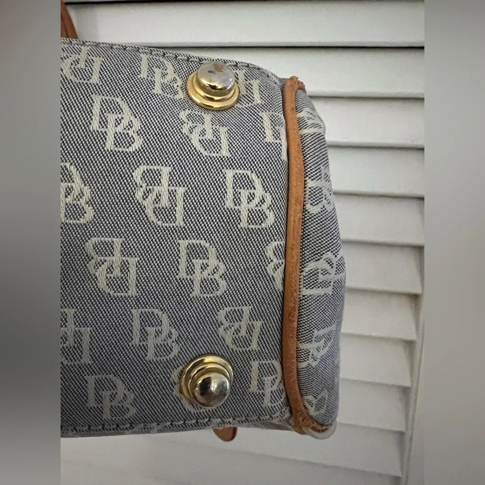 Dooney and Burke project bag smoker friendly - Picture 8 of 12